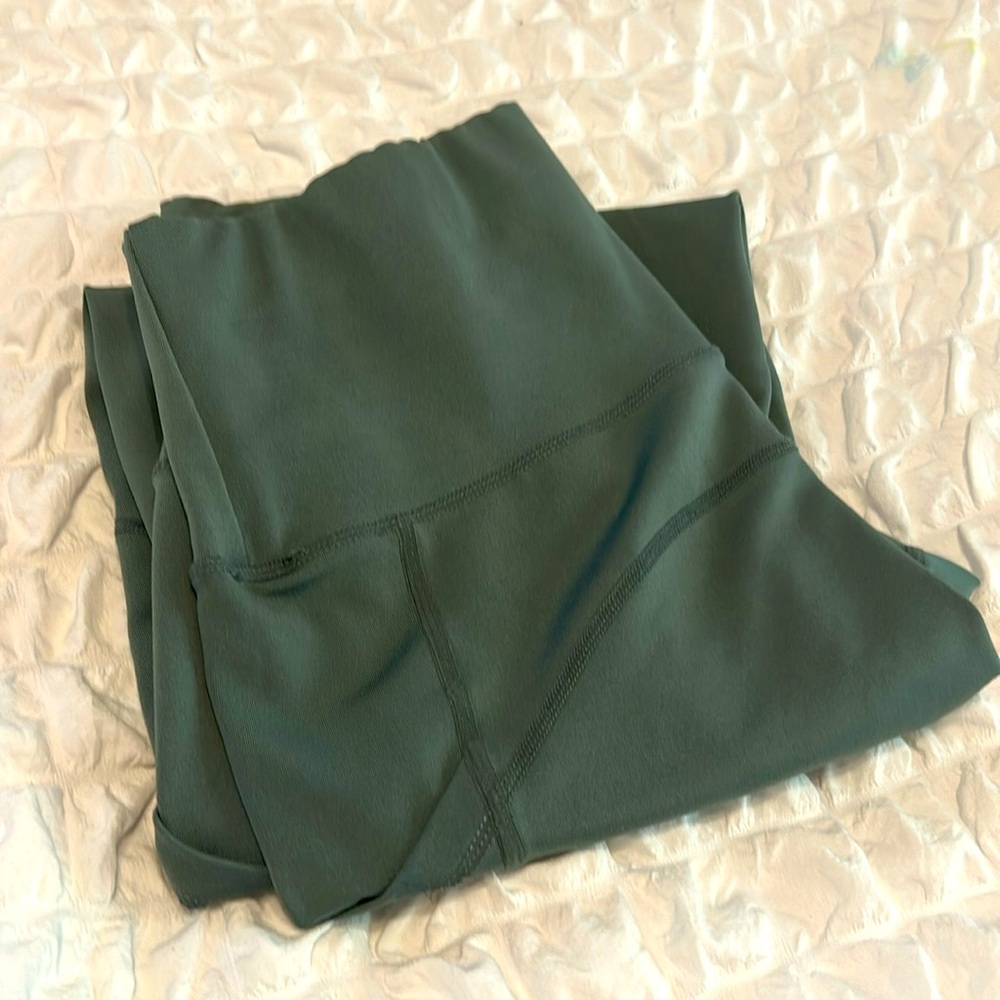 Athletic leggings